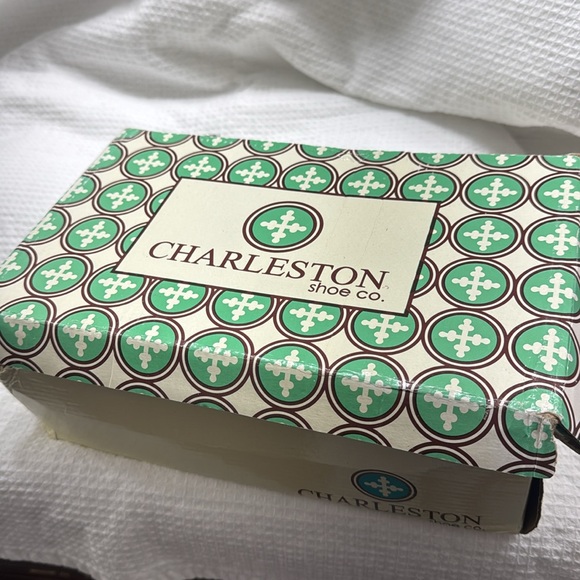 BNIB Charleston Shoe Company size 10 Hampton Sandals in Pearl - Picture 9 of 10